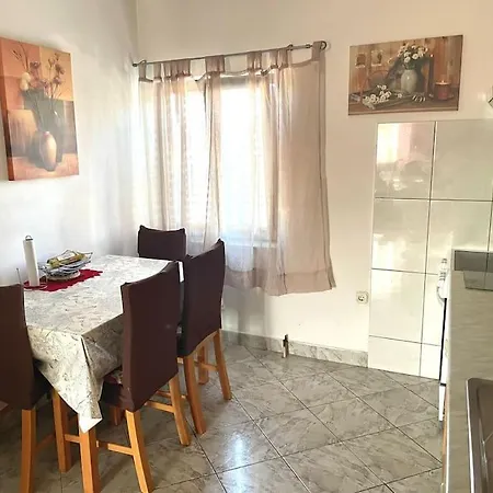 Apartman Mia شقة